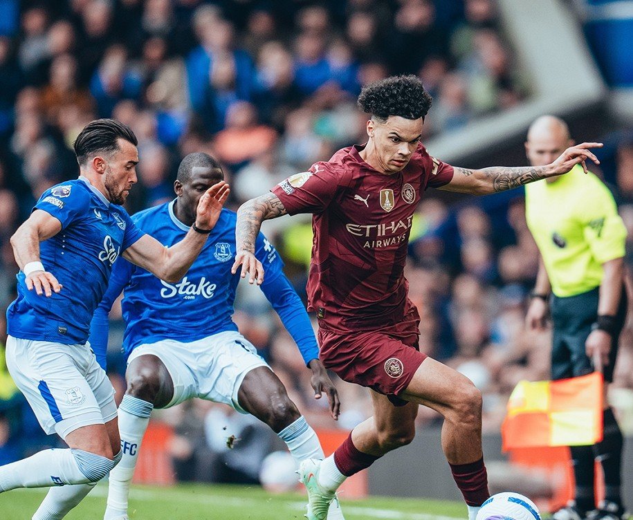 开云登录入口包含德甲倒计时，曼联冲刺阶段官宣签约，细节引发关注，气氛紧张，轮换策略成焦点的词条